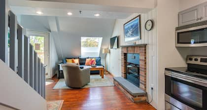 Steps to Ski Lifts! Mountain Green Resort Retreat