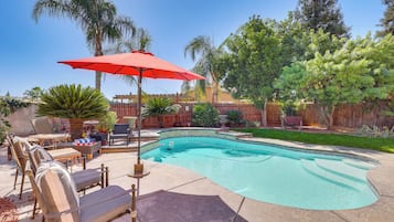 House (4 Bedrooms) | Front of property