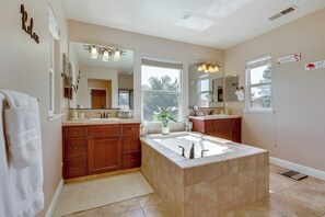 Nhà (4 Bedrooms) | Nội thất