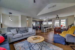 單棟房屋 (4 Bedrooms) | 內部