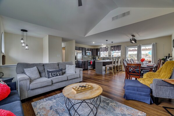 House (4 Bedrooms) | Interior