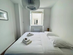 Iron/ironing board, travel cot, free WiFi, bed sheets