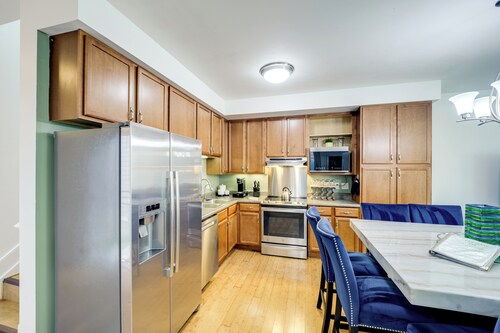 Queen City Charm Near University & Hospitals!