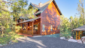 House (5 Bedrooms) | Interior