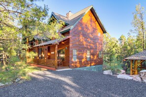 House (5 Bedrooms) | Interior