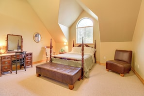 Interior - Great for Gatherings! Family Cabin in Lakeside (Lakeside)