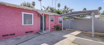 High Walkability! Extended Stay in Riverside