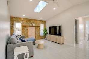 Interior - Heated Pool! Lake House Paradise in Port Charlotte (Port Charlotte)