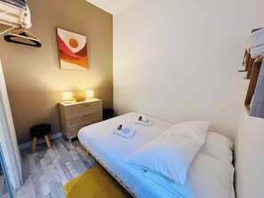1 bedroom, free WiFi, bed sheets