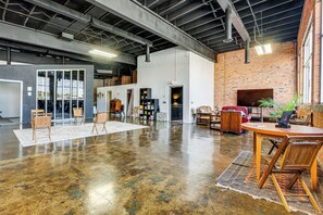 Interior - Walk to Huntington Center: 5,000-sq-ft Dtwn Apt (Toledo)