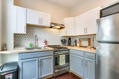 Explore & Work! Stylish Washington Heights Duplex