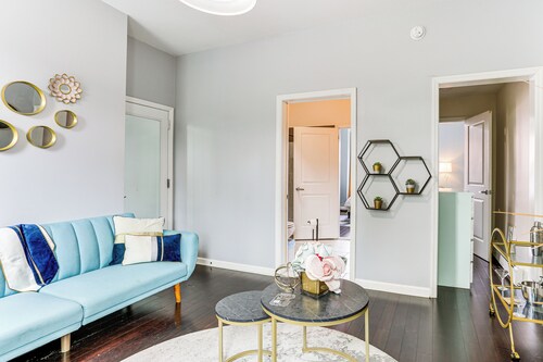 Explore & Work! Stylish Washington Heights Duplex