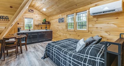5 Mi to Wine Trails: Finger Lakes Tiny Home