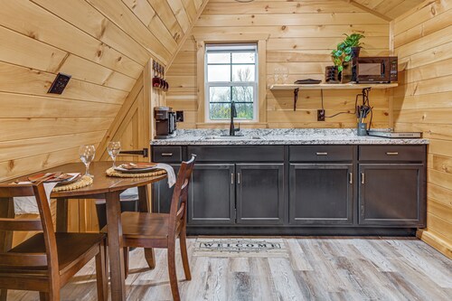 5 Mi to Wine Trails: Finger Lakes Tiny Home