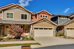 Apartment (1 Bedroom) | Interior - Couples Retreat Near Trails & Blue Ridge Pkwy! (Black Mountain)