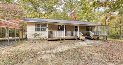 Families Welcome! Home w/ Fire Pit in Soddy-daisy