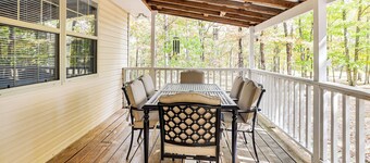 Families Welcome! Home w/ Fire Pit in Soddy-daisy