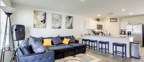 House (3 Bedrooms) | Front of property