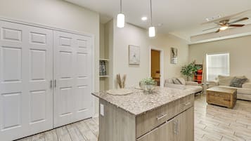 Huoneisto (3 Bedrooms) | Sisätilat