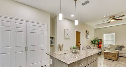 2 Mi to DHR Health: Commuter-friendly Pharr Apt