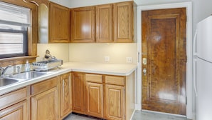 Apartment (2 Bedrooms) | Interior - Striking Tudor Revival in Five Points District! (Toledo)