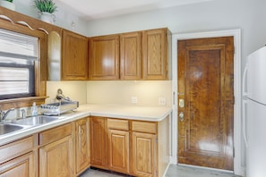 Apartment (2 Bedrooms) | Interior - Striking Tudor Revival in Five Points District! (Toledo)