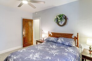 Interior - Striking Tudor Revival in Five Points District! (Toledo)