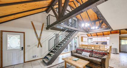 1 Mi to Dtwn Libby: Peaceful Home w/ Creek Access!