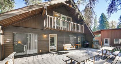 1 Mi to Dtwn Libby: Peaceful Home w/ Creek Access!