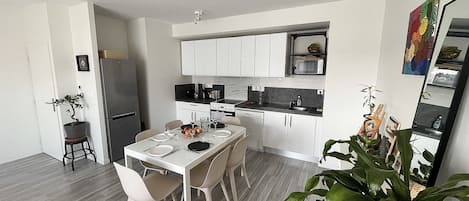 Fridge, microwave, oven, dishwasher