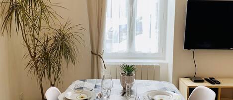 تناول الطعام