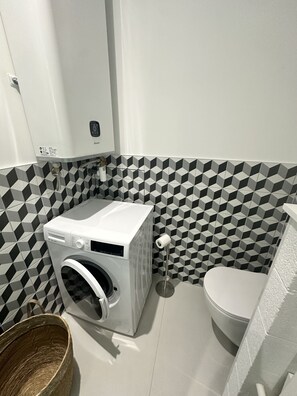 Shower, towels