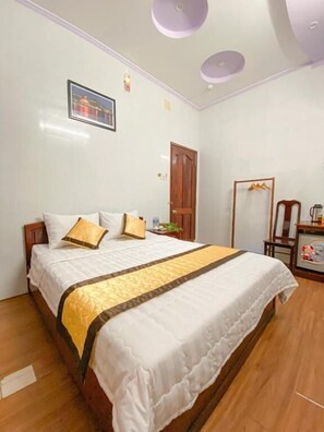 Iron/ironing board, free WiFi, wheelchair access