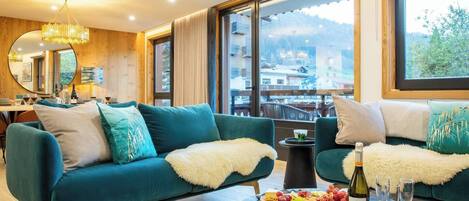 TV, fireplace, video games