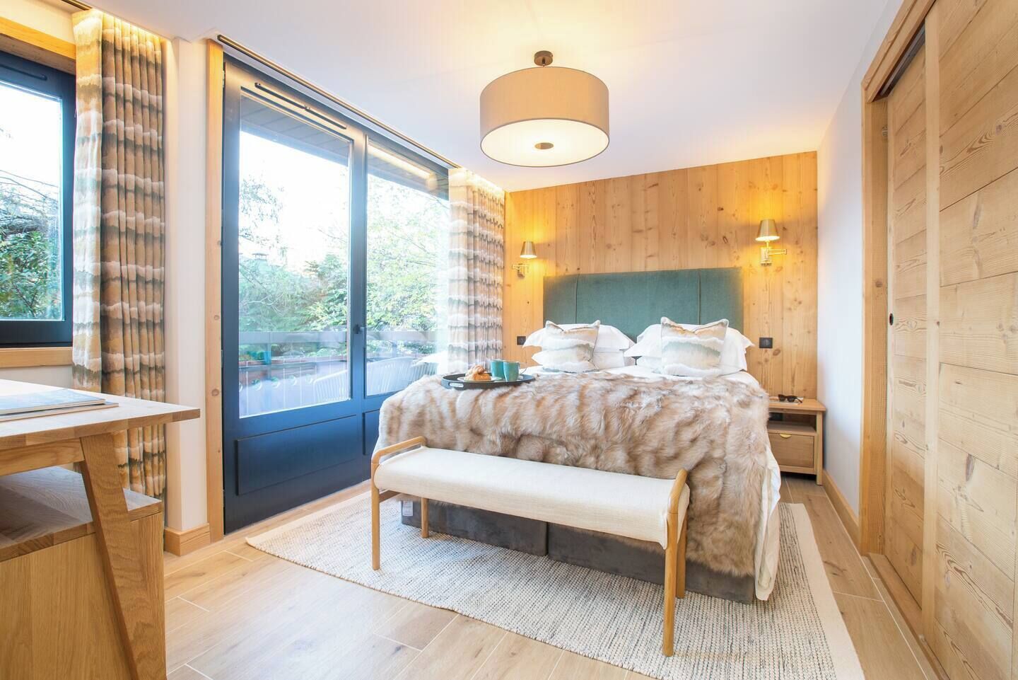 3 bedrooms, iron/ironing board, travel cot, free WiFi