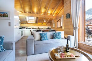 Fernseher, Kamin, Videospiele, Stereoanlage