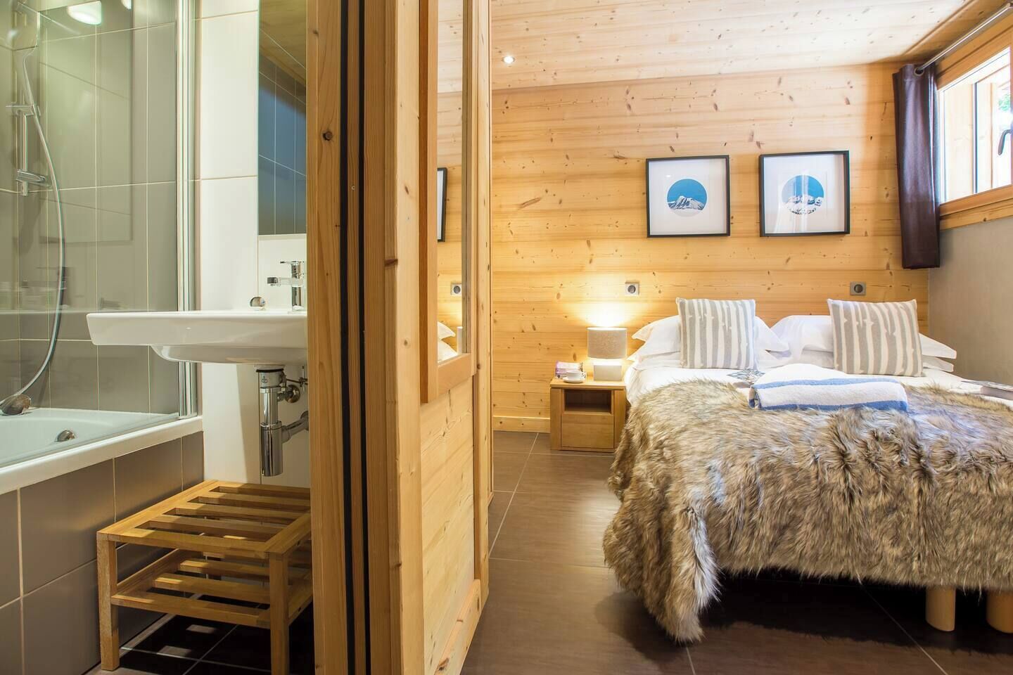 More Mountain - Chalet Jirishanca In Central Morzine With Outdoor Jacuzzi. Large Split Level Chalet Less Than 2 Minutes Walk To Ski Lifts & Bars. - Morzine