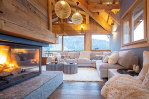 Fernseher, Kamin, Videospiele