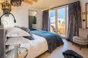 5 Schlafzimmer, Schreibtisch, Bügeleisen/Bügelbrett, Reisekinderbett