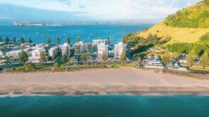 Unclassified image, 5 of 25, button - Sunrise to Sunset Ocean Harbour Views Pool Spa Gym (Mount Maunganui)