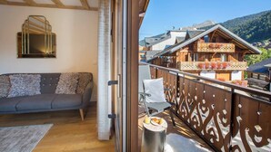 Property grounds - Apartment Grand Central hosted by More Mountain, Morzine | Luxury 3 Bed 3 Bath | Sleeps 6. Luxurious and Spacious duplex Penthouse apartment in the centre of Morzine, only 2 minutes walk on the flat to both the Pleney and Super Morzine Telecabines. (Morzine)
