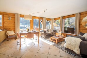 TV, video games - Apartment Hameau Des Fes hosted by More Mountain, Morzine | Luxury 2 Bed 2 Bath apartment. Fantastic location with large terrace and Mountain Views. Family friendly and great location with All Mod Cons. Only 2 mins walk into town centre. (Morzine)