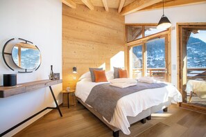 4 habitaciones, escritorio, tabla de planchar con plancha y wifi gratis 