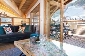 Fernseher, Kamin, Arbeitsbereiche