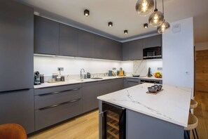 Fridge, microwave, oven, dishwasher