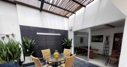 Laureles Stylish Family Urban Stay near Graffiti Tour