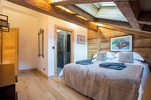 3 Schlafzimmer, Schreibtisch, Bügeleisen/Bügelbrett, kostenloses WLAN