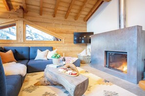 Fernseher, Kamin, Videospiele