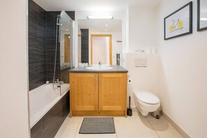 Hårføner og håndklær