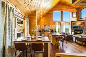 Basic Cabin, Mountain View | Living area | Flat-screen TV, fireplace, video-game console - Heavenly Daze (Sevierville)